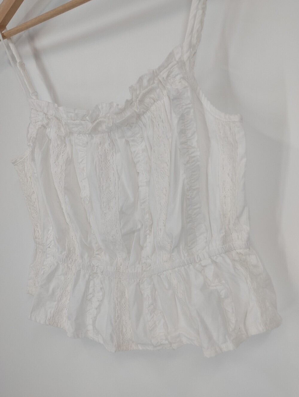 Sim & Sam Ruffle Cropped Cami - Picture 2 of 5